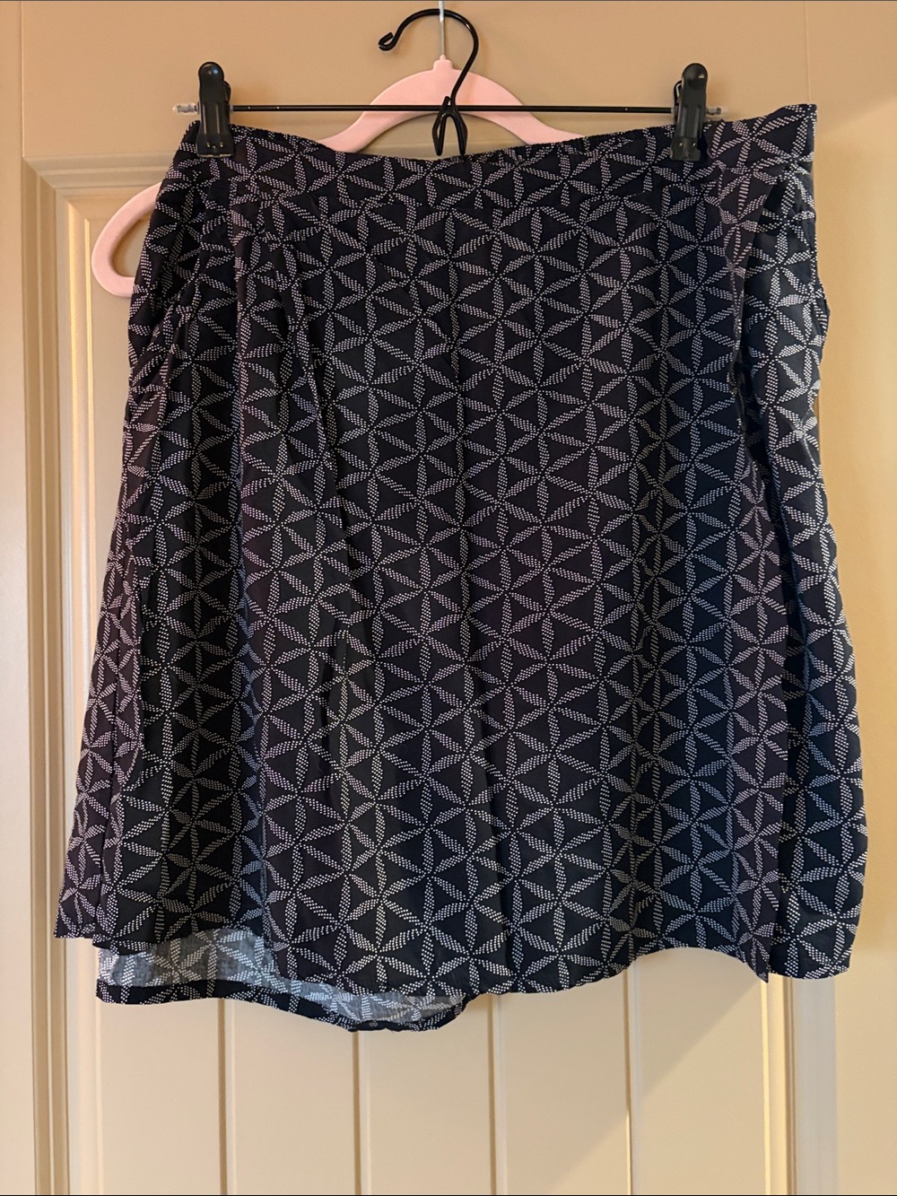 Reitmans Black & White Patterned Skort size 18 plus